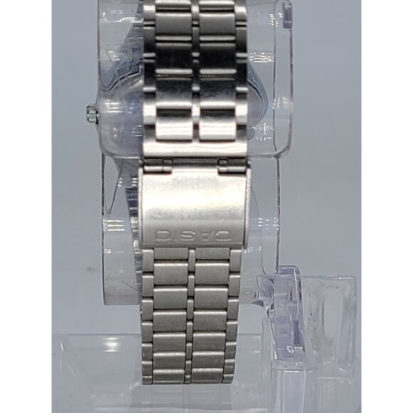Classic Casio Quartz Stainless Steel Watch - Picture 7 of 8